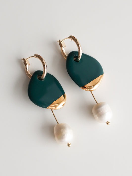 Arp Pearl And Porcelain Earrings - Dark Green
