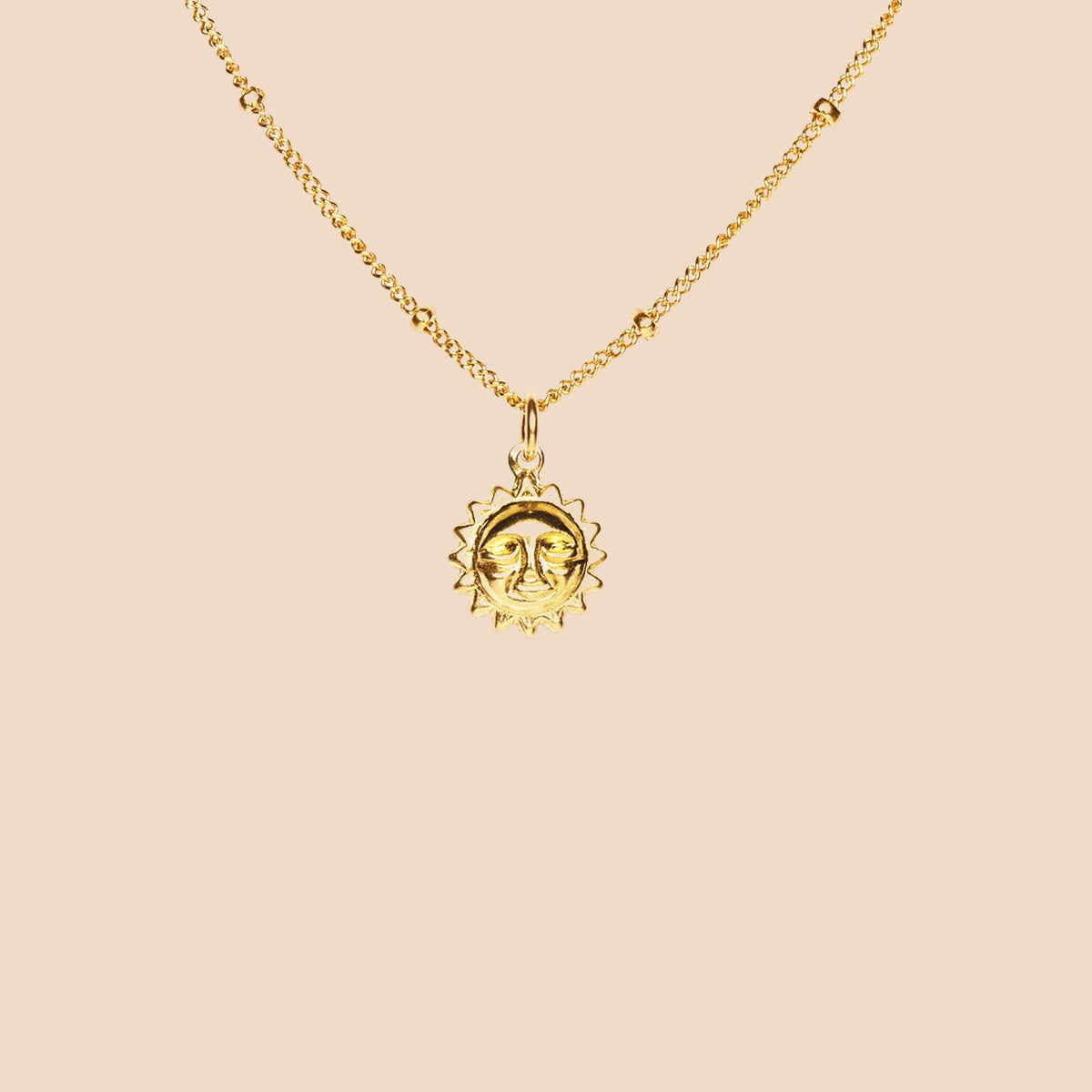 Collier pendentif soleil plaqué or RAYON – Maison Kori, vue 2