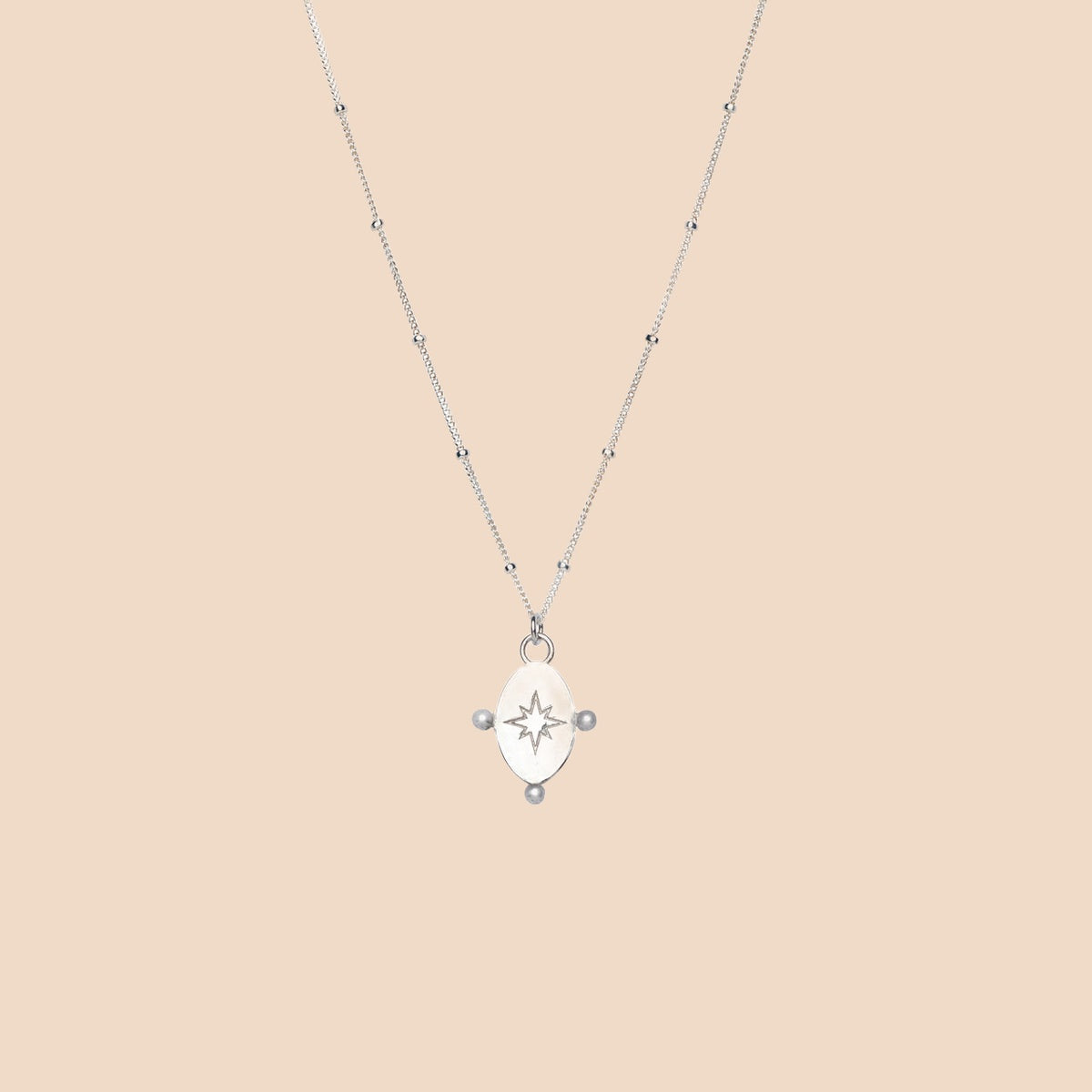 Collier étoile en argent 925 VÉNUS – Maison Kori, vue 2